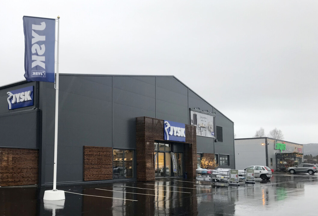 SISTE: Jysk på Evje ble årets siste kjøp for AKA. Naboeiendommen eier de fra før av. Foto: AKA SISTE: Jysk på Evje ble årets siste kjøp for AKA. Naboeiendommen eier de fra før av. Foto: AKA