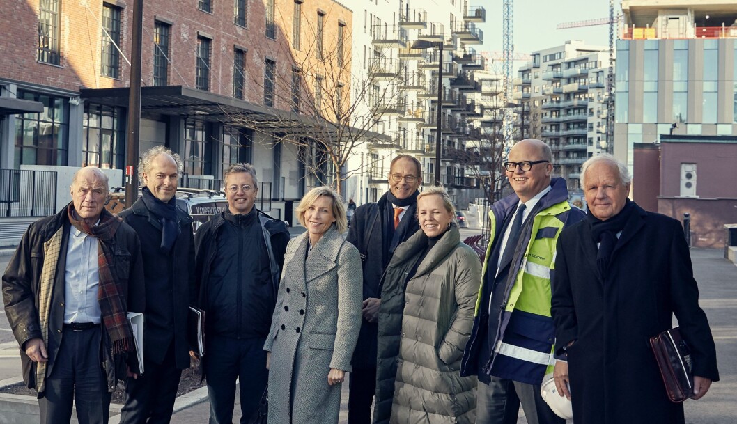 UTVDET: Styret i Höegh Eiendom består av: Peter Groth, Arne Vannebo, Morten W. Høegh, Lise Duetoft, Eirik Thrygg (adm. dir), Isabella Alveberg, Leif O. Høegh og Paul Eirik Lødøen. UTVDET: Styret i Höegh Eiendom består av: Peter Groth, Arne Vannebo, Morten W. Høegh, Lise Duetoft, Eirik Thrygg (adm. dir), Isabella Alveberg, Leif O. Høegh og Paul Eirik Lødøen.