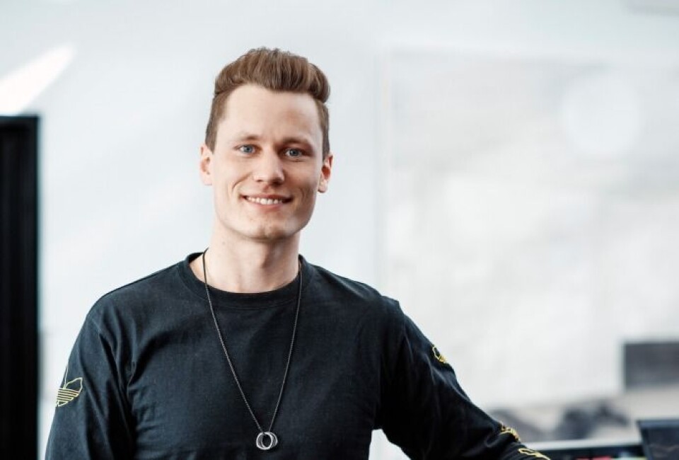 – ABSURD: Kris Riise forteller om en absurd interesse for å bli med i Unloc-emisjonen.