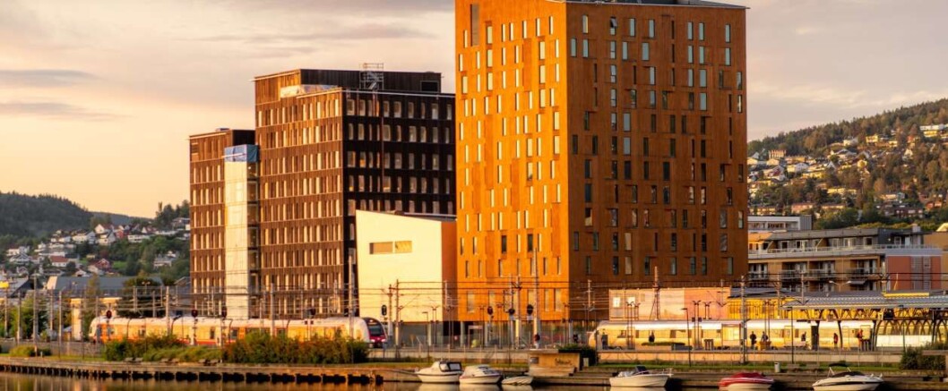 UTSATT: Salget av hotellet er utsatt, mens salget av kontorbygget ikke er rammet på samme måte som hotellet, Foto: Terje Borud. UTSATT: Salget av hotellet er utsatt, mens salget av kontorbygget ikke er rammet på samme måte som hotellet, Foto: Terje Borud.