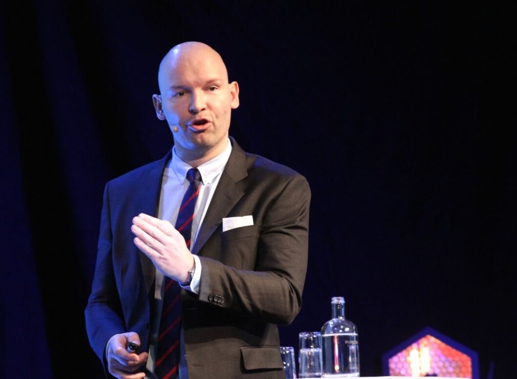 HVOR GÅR MARKEDET? Øyvind Johan Dahl jobber på hjemmekontor og tar en gjennomgang av markedet. Her fra scenen på Eiendomsdagene i slutten av januar. Foto: Glen Widing. HVOR GÅR MARKEDET? Øyvind Johan Dahl jobber på hjemmekontor og tar en gjennomgang av markedet. Her fra scenen på Eiendomsdagene i slutten av januar. Foto: Glen Widing.