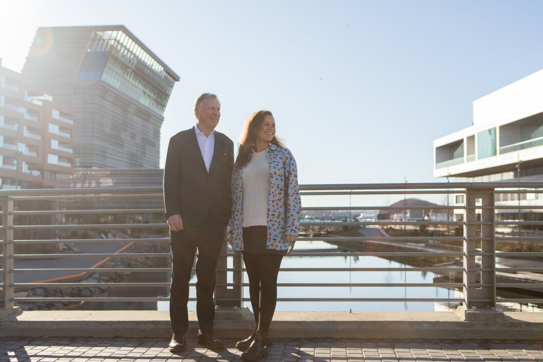 PLANER: Carl Erik Krefting og investerings- og utviklingsdirektør Caroline Krefting har planer for den frigjorte kapitalen etter obligasjonslånet. Foto: Johanne Nyborg. PLANER: Carl Erik Krefting og investerings- og utviklingsdirektør Caroline Krefting har planer for den frigjorte kapitalen etter obligasjonslånet. Foto: Johanne Nyborg.