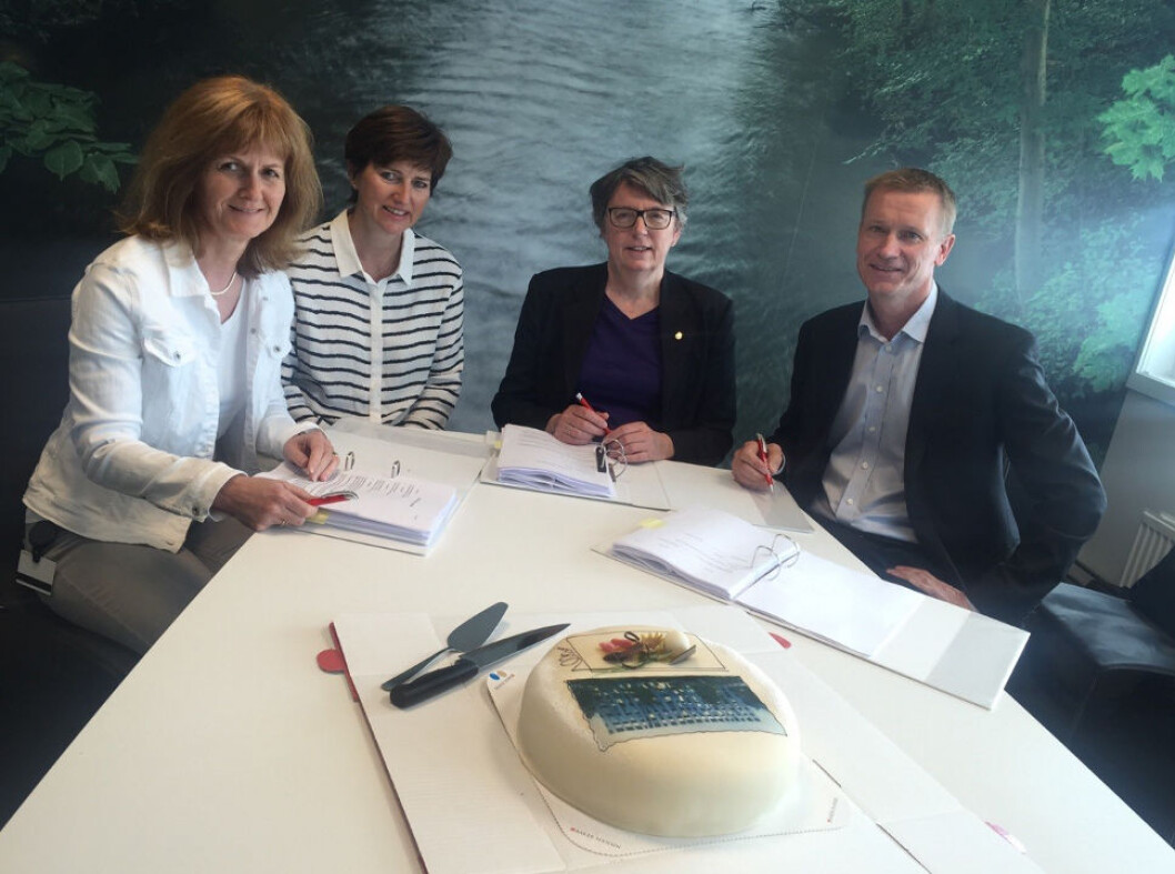 KONTRAKTSIGNERING: Fra venstre Marianne Njåstein, økonomidirektør i Avantor, Elisabeth Forsvåg Holthe, divisjonsdirektør for administrasjon og service i Oslo Kemnerkontor, Astrid Marija Rosenqvist, kemner hos Oslo Kemnerkontor, og Øystein F. Thorup, administrerende direktør i Avantor. KONTRAKTSIGNERING: Fra venstre Marianne Njåstein, økonomidirektør i Avantor, Elisabeth Forsvåg Holthe, divisjonsdirektør for administrasjon og service i Oslo Kemnerkontor, Astrid Marija Rosenqvist, kemner hos Oslo Kemnerkontor, og Øystein F. Thorup, administrerende direktør i Avantor.
