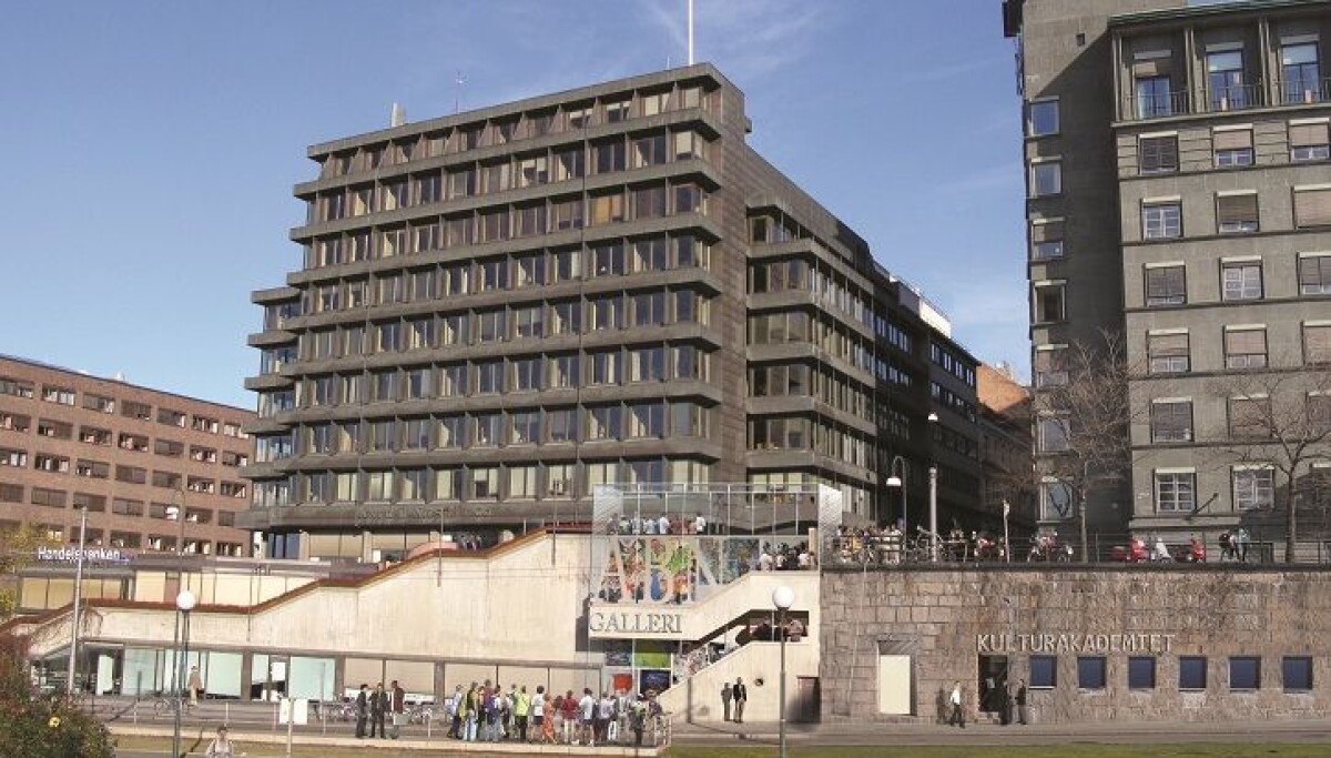 Tanga bilan masturbatsiya qilish porno video Men singlimga josuslik qildim va qo‘lga tushdim.