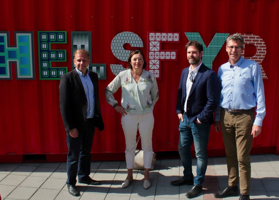 Tormod Syvertsen, Mona Ingebrigtsen (begge Oslo Areal), Gaute Dammen Tyssebotn (Entra) og Bjørn Lind (Veidekke Eiendom) var til stede under åpningen. Tormod Syvertsen, Mona Ingebrigtsen (begge Oslo Areal), Gaute Dammen Tyssebotn (Entra) og Bjørn Lind (Veidekke Eiendom) var til stede under åpningen.