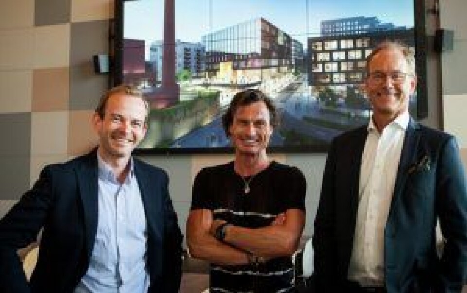 SATSER: F.v.Andreas Jul Røsjø, konserndirektør Eiendom og Energi i AF Gruppen, Choice-eier Petter Stordalen og Eirik Thrygg, administrerende direktør i Höegh Eiendom.(Foto: Yvonne Sollihagen) SATSER: F.v.Andreas Jul Røsjø, konserndirektør Eiendom og Energi i AF Gruppen, Choice-eier Petter Stordalen og Eirik Thrygg, administrerende direktør i Höegh Eiendom.(Foto: Yvonne Sollihagen)