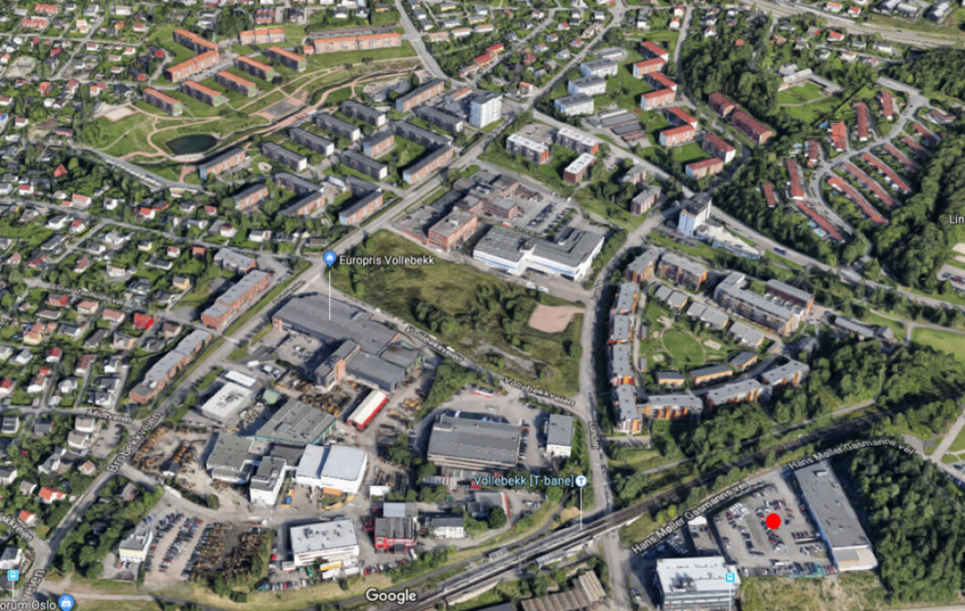 KAN GI 200 BOLIGER: Hans Møller Gasmanns vei 3, som ligger tett inntil Vollebekk T-banestasjon.(Foto: Google) KAN GI 200 BOLIGER: Hans Møller Gasmanns vei 3, som ligger tett inntil Vollebekk T-banestasjon.(Foto: Google)