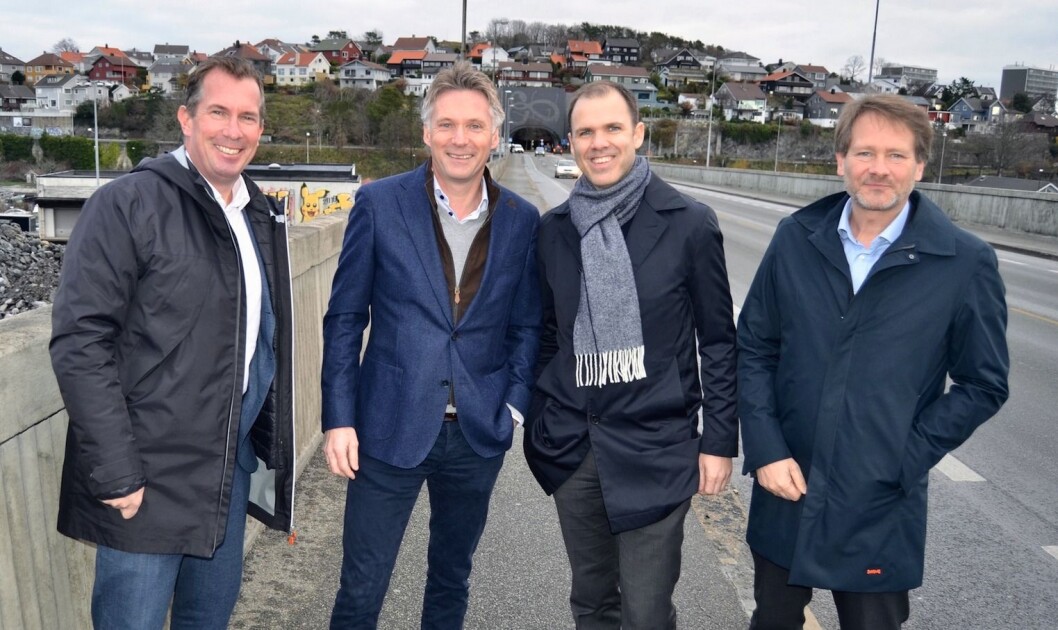 PARADIS: Nicolay Schreuder (Bane Nor Eiendom), Alfred Ydstebø (Base Gruppen), Torstein Storækre (FP Eiendom) og Anders Hannevik (Aker BP) skal utvikle en ny bydel på Paradis i Stavanger. Foto: Base Gruppen PARADIS: Nicolay Schreuder (Bane Nor Eiendom), Alfred Ydstebø (Base Gruppen), Torstein Storækre (FP Eiendom) og Anders Hannevik (Aker BP) skal utvikle en ny bydel på Paradis i Stavanger. Foto: Base Gruppen