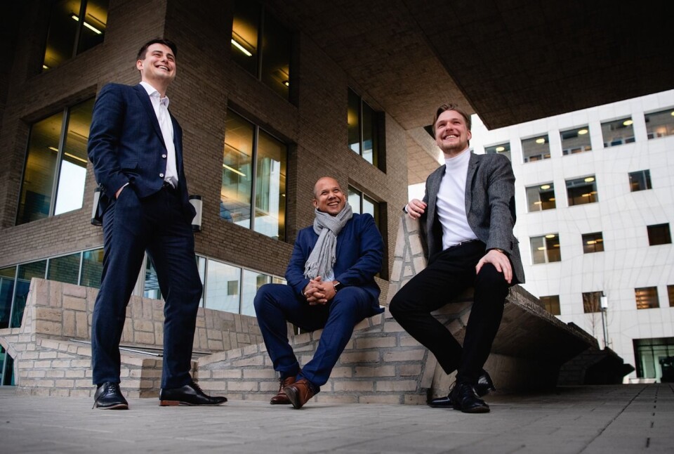 FIKK MED DNB: Ola Leithe Svalheim fra DNB (venstre), CTO i Unite Living, Risul Islam, (Midten) og CEO i Unite Living, Christian Wierød (høyre).