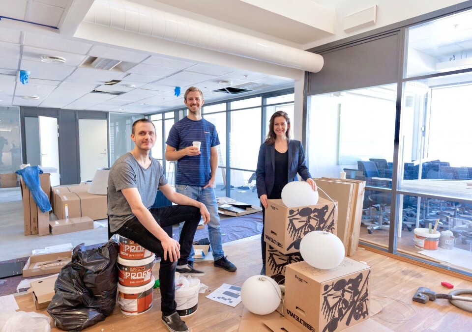 TRAVELT: Gründerne Tine Thygesen, Anders Mjåset og Karl Kristian Wikstrøm i The Creators Community har mye å gjøre om dagen. Foto: Alex Alensi