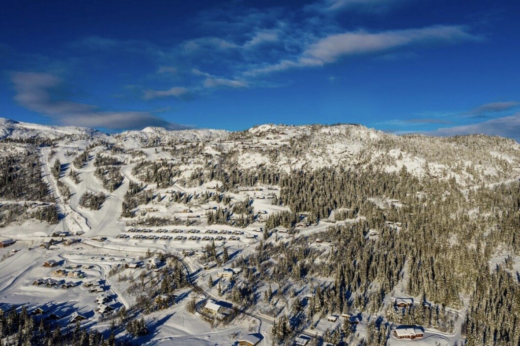 MINIATYR: Stavadalen skisenter i Valdres er et lite, men familievennlig sted. Bonden som eier det har tilrettelagt for 100 hytter her siden 2005, nå er han på gang med 190 tomter til. Foto: Stavadalen skisenter MINIATYR: Stavadalen skisenter i Valdres er et lite, men familievennlig sted. Bonden som eier det har tilrettelagt for 100 hytter her siden 2005, nå er han på gang med 190 tomter til. Foto: Stavadalen skisenter
