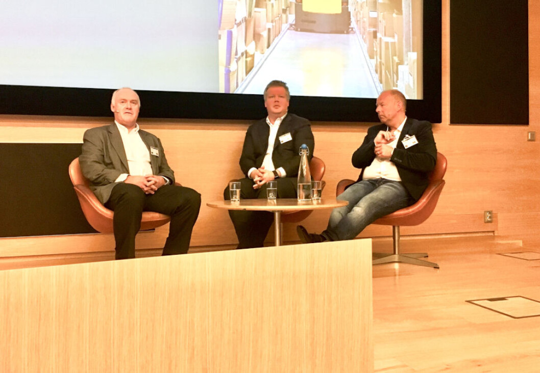 DEBATTERTE LOGISTIKK: F.v. Torbjørn Moe i Bulk Infrastructure, Johan Anker-Rasch fra Pareto og Ronny Grøtvedt fra PostNord Logistics. DEBATTERTE LOGISTIKK: F.v. Torbjørn Moe i Bulk Infrastructure, Johan Anker-Rasch fra Pareto og Ronny Grøtvedt fra PostNord Logistics.