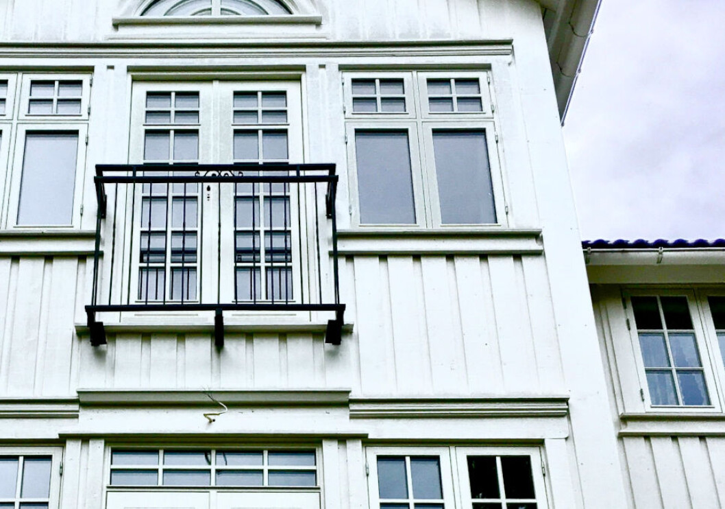 FEILET MED MALINGEN: Fasaden var nymalt, men selger hadde brukt feil maling. Kjøper ble tilkjent erstatning.(Ill. foto) FEILET MED MALINGEN: Fasaden var nymalt, men selger hadde brukt feil maling. Kjøper ble tilkjent erstatning.(Ill. foto)
