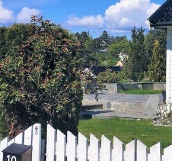 LØS STEIN PÅ DEKK: Totalt måtte 300 m2 skifer legges på nytt. LØS STEIN PÅ DEKK: Totalt måtte 300 m2 skifer legges på nytt.