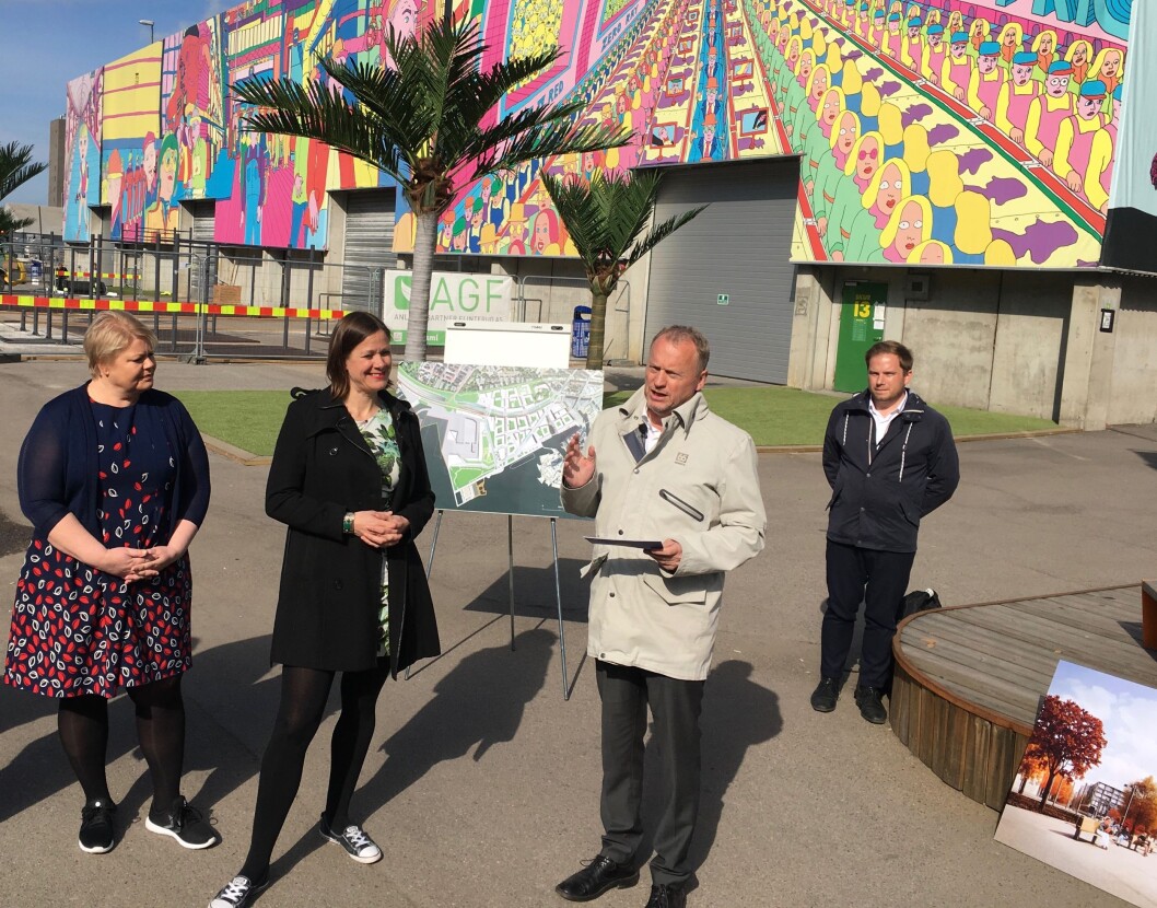 ENDELIG ENIGHET: Byrådene Marthe Scharning Lund og Hanna E. Marcussen og byrådsleder Raymond Johansen kunne endelig presentere en avtale om Filipstad. ENDELIG ENIGHET: Byrådene Marthe Scharning Lund og Hanna E. Marcussen og byrådsleder Raymond Johansen kunne endelig presentere en avtale om Filipstad.