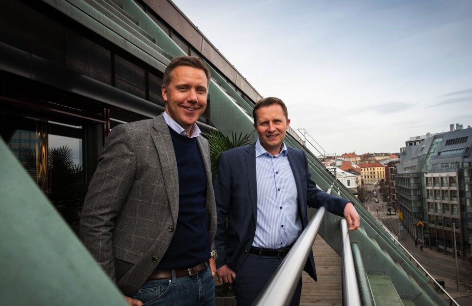 GÅR SAMMEN: Daglig leder Kjetil J. Olsen i Husleie.no (t.v.) og administrerende direktør Oddbjørn Berntsen i Easybank (t.h.). GÅR SAMMEN: Daglig leder Kjetil J. Olsen i Husleie.no (t.v.) og administrerende direktør Oddbjørn Berntsen i Easybank (t.h.).