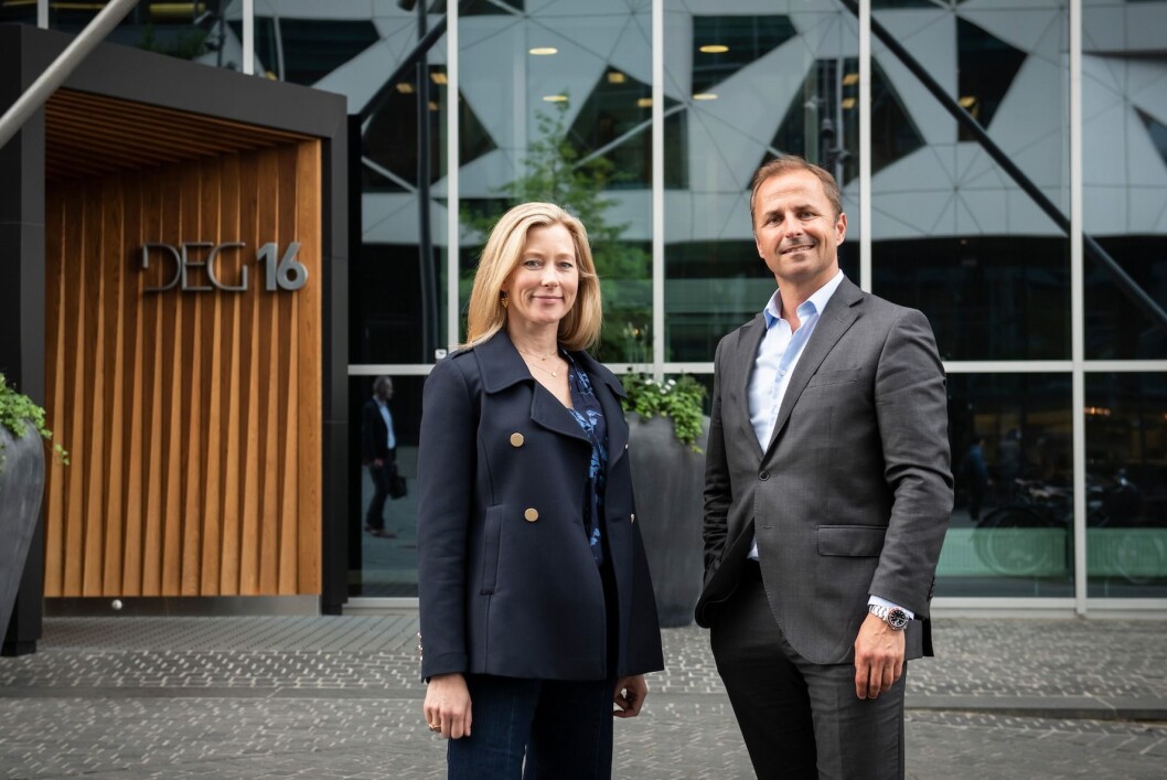 DEAL: Braathen Eiendom kjøper House of Business' Bjørvika-avdeling. Fv utleiesjef Ingrid Elisabeth Moe i Braathen Eiendom og Andreas Borch-Nielsen i House of Business. DEAL: Braathen Eiendom kjøper House of Business' Bjørvika-avdeling. Fv utleiesjef Ingrid Elisabeth Moe i Braathen Eiendom og Andreas Borch-Nielsen i House of Business.