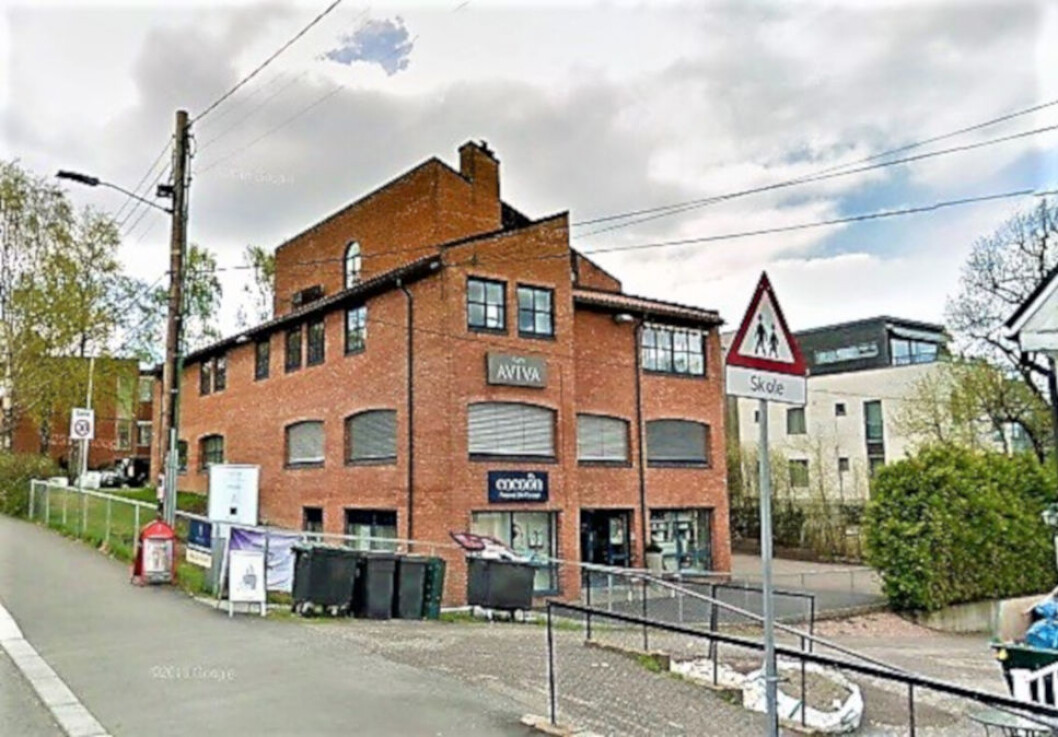 BOLIGER: Forslaget åpner for at eiendommen på sikt kan utvikles med bolig i de øverste etasjene (Foto: Google) BOLIGER: Forslaget åpner for at eiendommen på sikt kan utvikles med bolig i de øverste etasjene (Foto: Google)