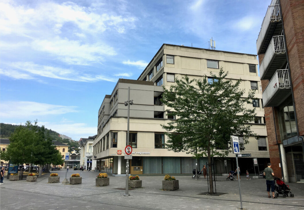 UTDATERT: Tollbugata 2 i Drammen er bygd i 1974, og står foran en total rehabilitering i årene som kommer. (Foto: SPIR Arkitekter) UTDATERT: Tollbugata 2 i Drammen er bygd i 1974, og står foran en total rehabilitering i årene som kommer. (Foto: SPIR Arkitekter)