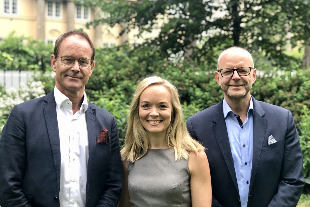 SKIFTE: Birthe Smedsrud Skeid blir ny CFO Höegh Eiendom. Her med Eirik Thrygg og Terje Ermesjø. Foto: Höegh Eiendom SKIFTE: Birthe Smedsrud Skeid blir ny CFO Höegh Eiendom. Her med Eirik Thrygg og Terje Ermesjø. Foto: Höegh Eiendom