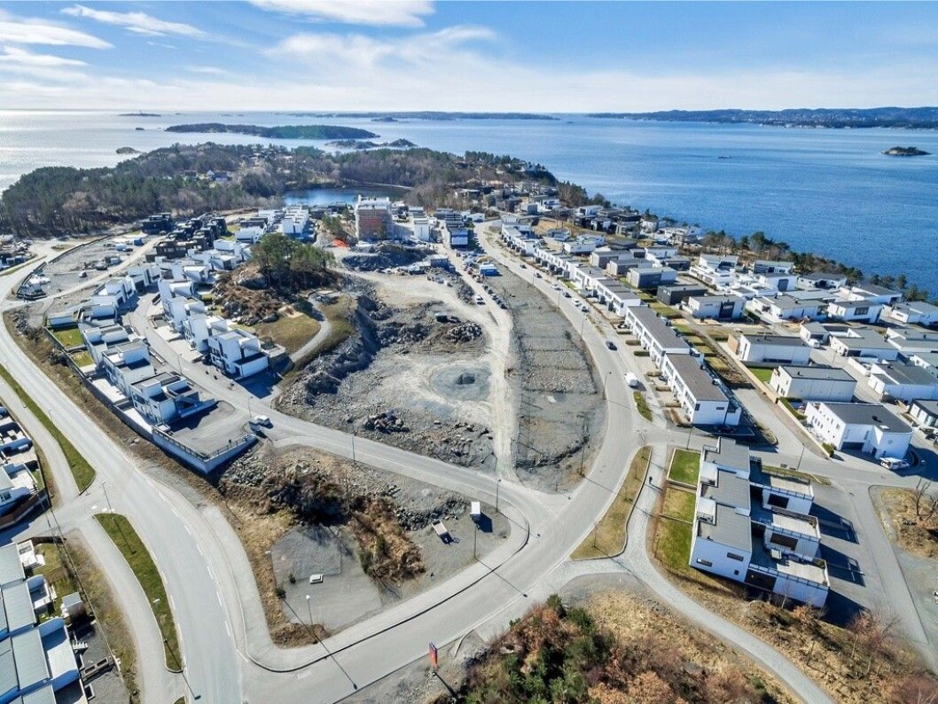 SJØNÆRT: Skanska selger nå 15 mål stor utviklingstomt på Dvergsnesodden. SJØNÆRT: Skanska selger nå 15 mål stor utviklingstomt på Dvergsnesodden.