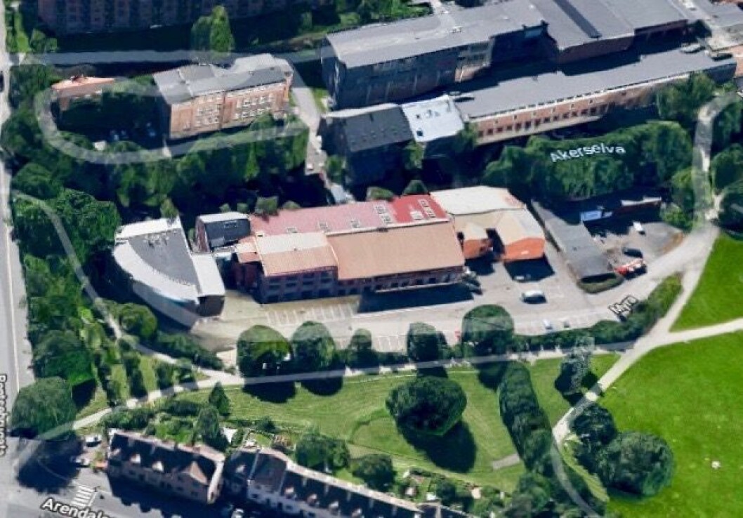 BEVARES: Eksisterende bygningsmasse bevares. I tillegg kommer et mindre tilbygg og en gangbro. Foto: Google BEVARES: Eksisterende bygningsmasse bevares. I tillegg kommer et mindre tilbygg og en gangbro. Foto: Google