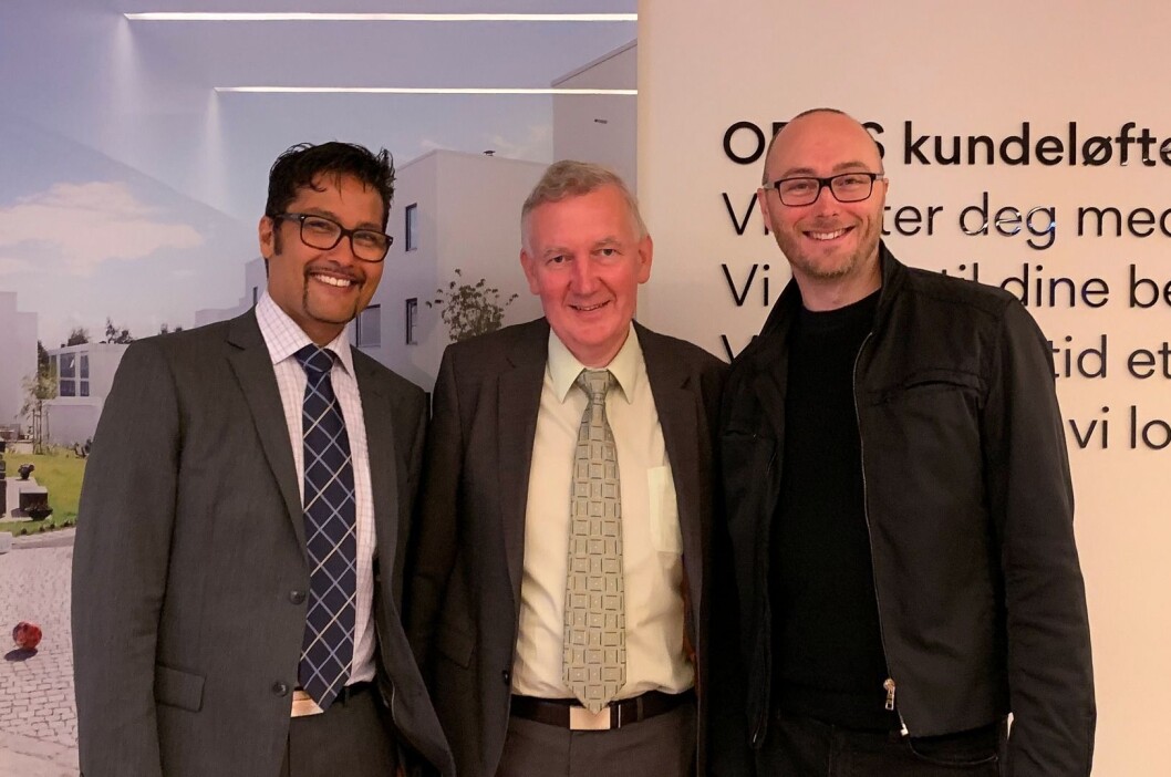 BEST: Morten Olaisen (til høyre) fra NEMEET har kåret den beste merkevaren i næringseiendom. OBOS’ Daniel Siraj og Nils Morten Bøhler er fornøyd med resultatene. BEST: Morten Olaisen (til høyre) fra NEMEET har kåret den beste merkevaren i næringseiendom. OBOS’ Daniel Siraj og Nils Morten Bøhler er fornøyd med resultatene.