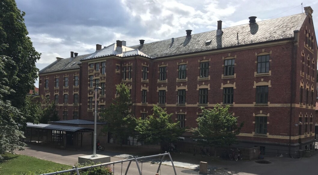 UNDERSØKELSER: Det gjøres nå undersøkelser for å finne ut hvor store asbestskadene i Myntgata 2 er. UNDERSØKELSER: Det gjøres nå undersøkelser for å finne ut hvor store asbestskadene i Myntgata 2 er.