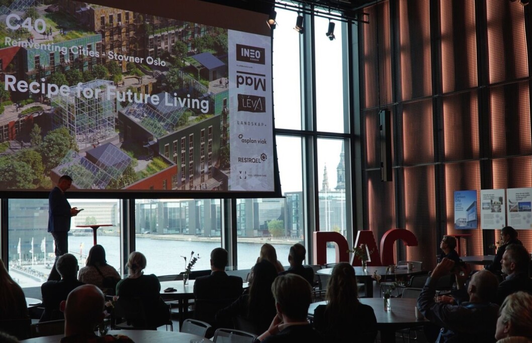 GÅR UT: Nicolai Riise presenterte Stovner-prosjekt for ordførere fra hele verden og andre klimatopper i København. Foto: Mad Arkitekter. GÅR UT: Nicolai Riise presenterte Stovner-prosjekt for ordførere fra hele verden og andre klimatopper i København. Foto: Mad Arkitekter.