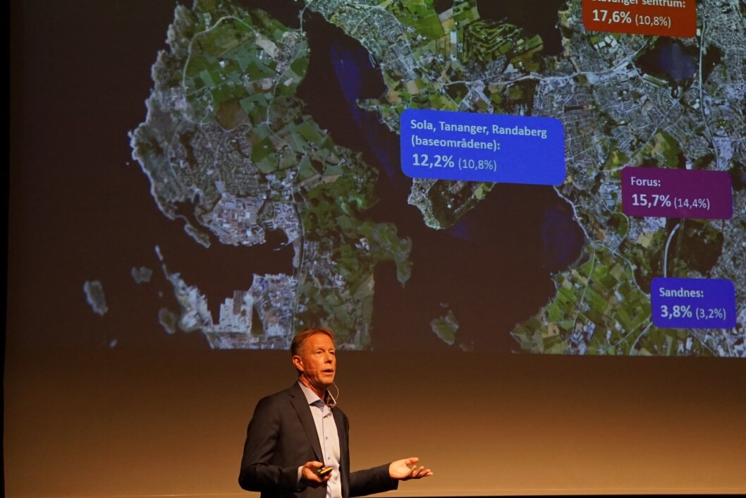 FERSK RAPPORT: Jan Inge Røyland presenterte den ferske markedsrapporten til Eiendomsmegler 1 Næringseiendom under Citykonferansen Stavanger. Foto: Carine Bjørvik Andersen FERSK RAPPORT: Jan Inge Røyland presenterte den ferske markedsrapporten til Eiendomsmegler 1 Næringseiendom under Citykonferansen Stavanger. Foto: Carine Bjørvik Andersen