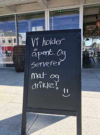 Etter åpningen har det vært tynt med kunder. Etter åpningen har det vært tynt med kunder.