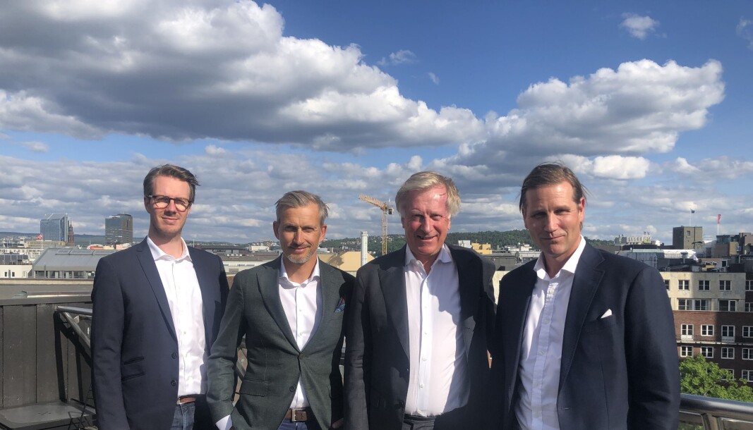 Carl Erik Krefting går sammen med Lars Torgerson Øygard (t.v.), Cato Hauge og Haakon Shetelig (t.h.). Carl Erik Krefting går sammen med Lars Torgerson Øygard (t.v.), Cato Hauge og Haakon Shetelig (t.h.).