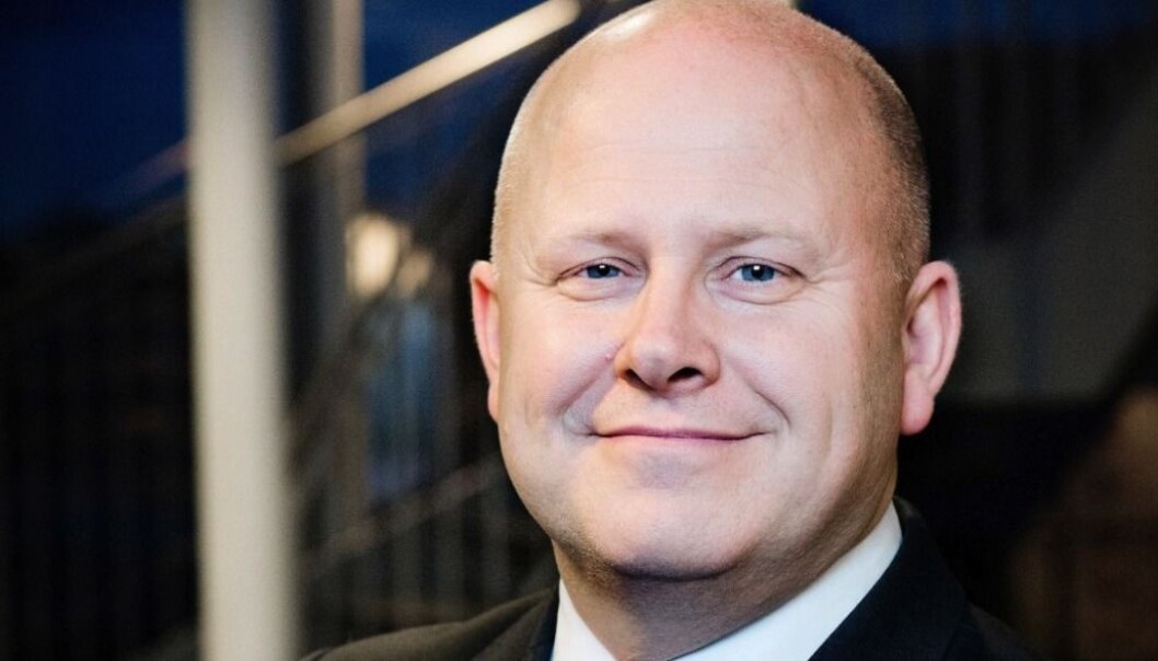 TILBAKE I MANESJEN: Baard Schumann skal lede nye Veidekke Eiendom etter at NPRO, Fredensborg Bolig og et Union-fond har kjøpt selskapet. TILBAKE I MANESJEN: Baard Schumann skal lede nye Veidekke Eiendom etter at NPRO, Fredensborg Bolig og et Union-fond har kjøpt selskapet.