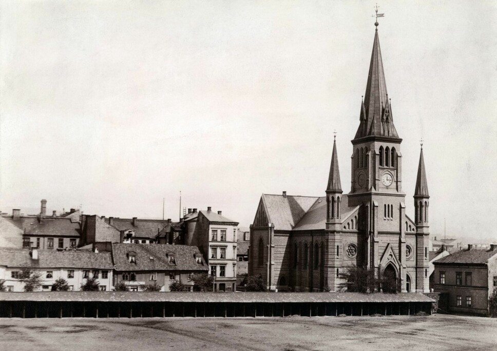 REVET: Johannes kirke lå på Christiania Torv i hovedstaden inntil 1928.