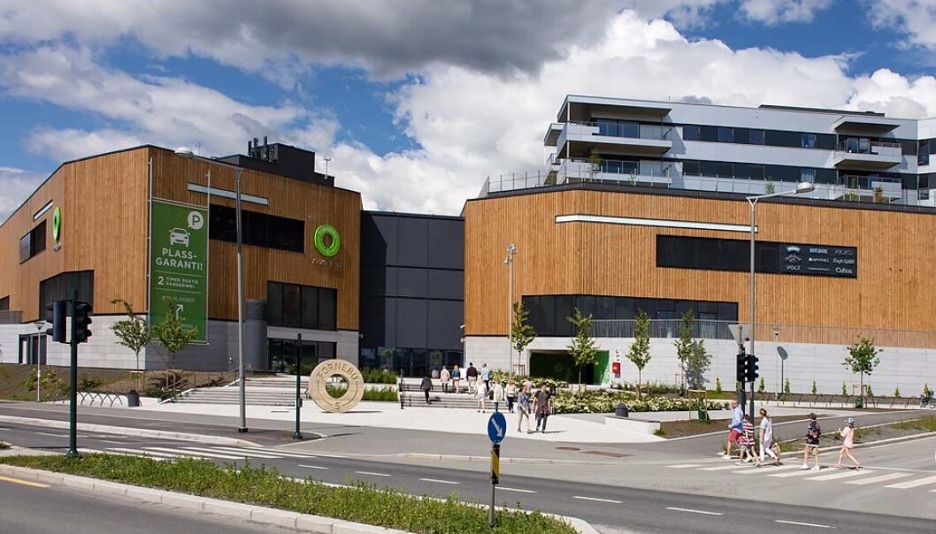 SENTRALT: Tomten ligger rett ved siden av Fornebu S. SENTRALT: Tomten ligger rett ved siden av Fornebu S.
