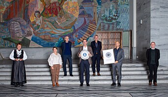 Fra venstre: Ordfører Marianne Borgen, Heidi Borgersen (Gullik Gulliksen Landskapsarkitekter), Inge Ormhaug (Lund+Slaato arkitekter), Mathis Grimstad (StorOslo Eiendom), Geir Johnsen, (StorOslo Eiendom), Espen Pedersen (Lund+Slaato arkitekter), Øystein Sundelin (leder av byutviklingsutvalget). Fra venstre: Ordfører Marianne Borgen, Heidi Borgersen (Gullik Gulliksen Landskapsarkitekter), Inge Ormhaug (Lund+Slaato arkitekter), Mathis Grimstad (StorOslo Eiendom), Geir Johnsen, (StorOslo Eiendom), Espen Pedersen (Lund+Slaato arkitekter), Øystein Sundelin (leder av byutviklingsutvalget).