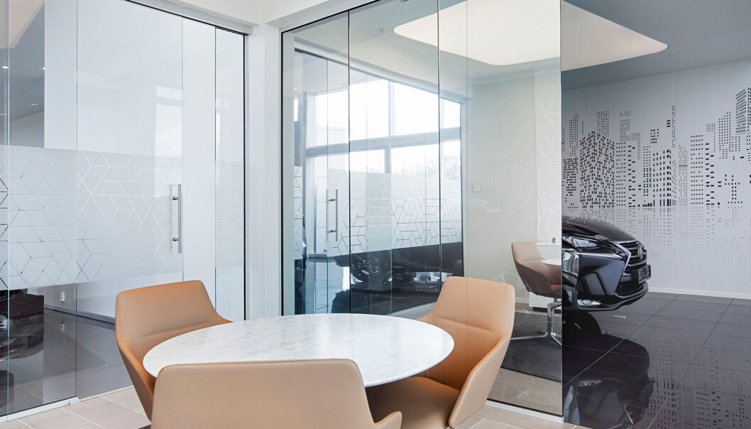 INNREDNING: CreoNordic leverer innredning av kontorer, med hovedfokus på glassvegger, systemvegger og himlinger. INNREDNING: CreoNordic leverer innredning av kontorer, med hovedfokus på glassvegger, systemvegger og himlinger.