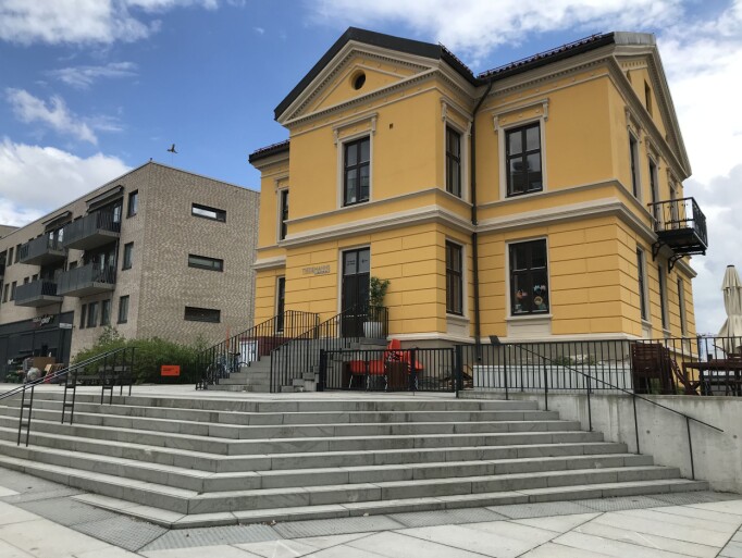 BEVARES: Petersborg, den tidligere boligen til forfatteren Sigurd Hoel, er i dag et nabolagshus, som drives av Kirkens bymisjon i samarbeid med Ferd Eiendom og et utvalg sameiere på Ensjø. BEVARES: Petersborg, den tidligere boligen til forfatteren Sigurd Hoel, er i dag et nabolagshus, som drives av Kirkens bymisjon i samarbeid med Ferd Eiendom og et utvalg sameiere på Ensjø.