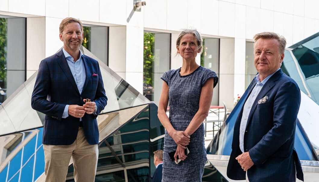 SAMARBEIDER: Styreleder Mathis Grimstad i Oslo Metropolitan Area har fått med seg DNB på Oslo Urban Week. DNB her representert med DNB Næringsmeglings adm. direktør Anne Helene Mortensen og leder for eiendomsseksjonen i DNB, Olav T. Løvstad. SAMARBEIDER: Styreleder Mathis Grimstad i Oslo Metropolitan Area har fått med seg DNB på Oslo Urban Week. DNB her representert med DNB Næringsmeglings adm. direktør Anne Helene Mortensen og leder for eiendomsseksjonen i DNB, Olav T. Løvstad.