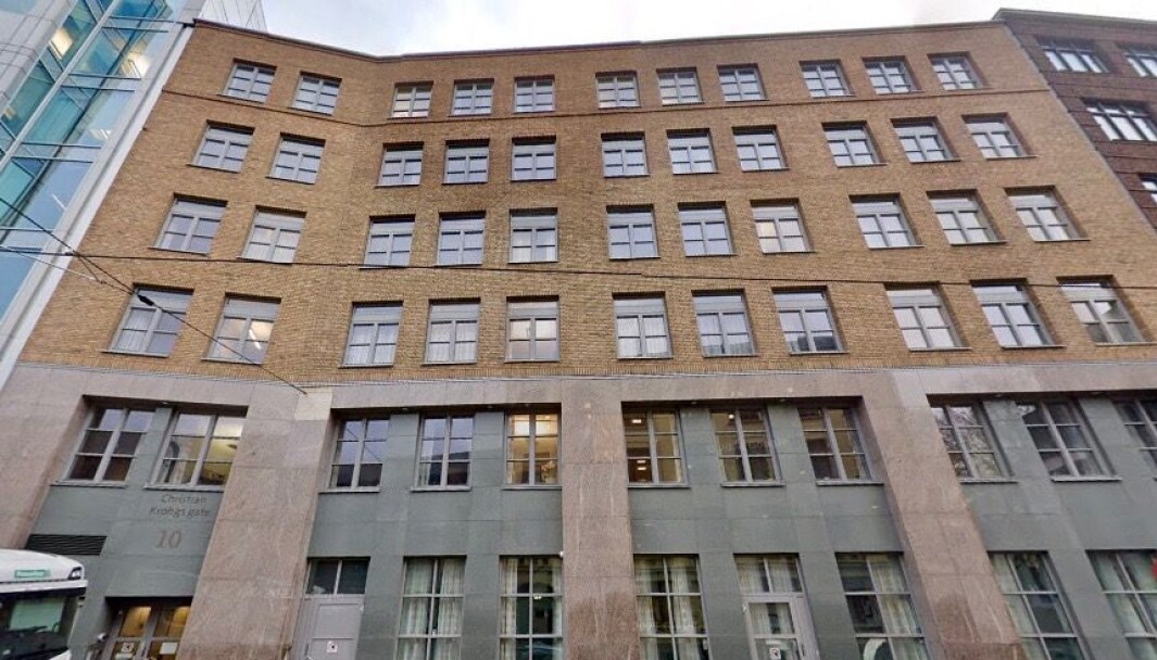ØKER: I eksisterende bygg er det plass til ca. 160 arbeidsplasser. I omsøkte prosjekt vil det være plass til maksimalt 320 arbeidsplasser innenfor samme areal. ØKER: I eksisterende bygg er det plass til ca. 160 arbeidsplasser. I omsøkte prosjekt vil det være plass til maksimalt 320 arbeidsplasser innenfor samme areal.