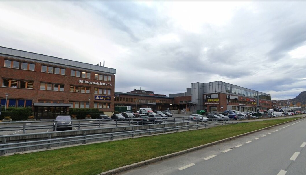 PÅ REKKE OG RAD: Næringseiendommene ligger langs Billingstadsletta. PÅ REKKE OG RAD: Næringseiendommene ligger langs Billingstadsletta.