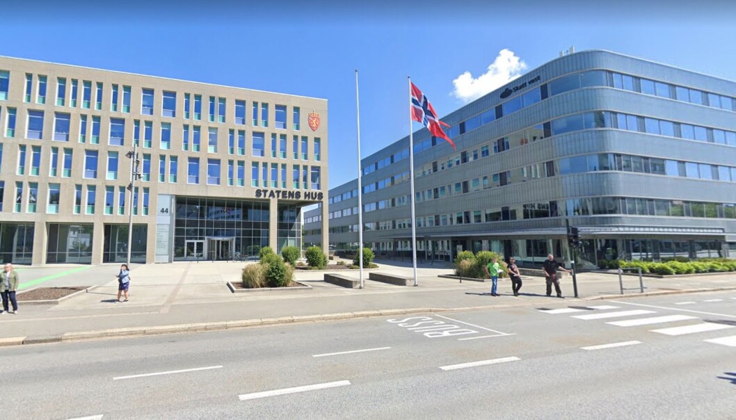 NABOER: Storebrand Eiendomsfond Norge eier allerede Statens Hus til venstre, og har nå sikret seg nabobygget Skattens Hus. NABOER: Storebrand Eiendomsfond Norge eier allerede Statens Hus til venstre, og har nå sikret seg nabobygget Skattens Hus.