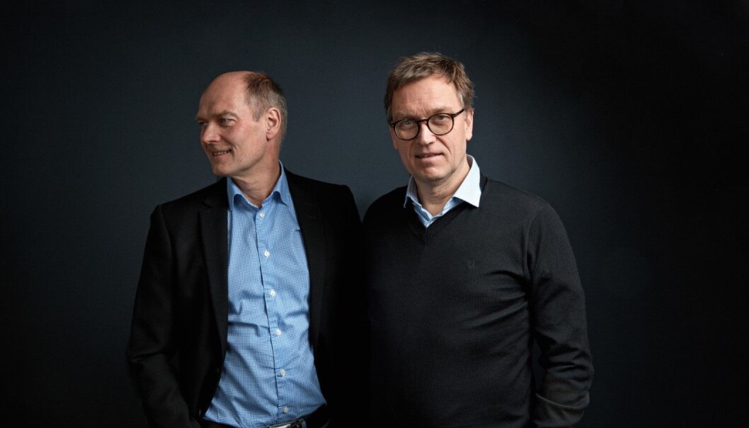 KJØPER: Roger (tv) og Kristian Adolfsen sikrer seg Norges Bank-bygget i Tromsø. KJØPER: Roger (tv) og Kristian Adolfsen sikrer seg Norges Bank-bygget i Tromsø.