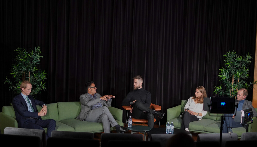 DEBATT: Henrik Botten Taubøll fra Wiersholm og Proptech Norway, Daniel Kjørberg Siraj fra OBOS, Johan Bronkhorst fra Digital XBO ledet debatten, Klara Ritter fra Proptech1 Venture, og Andreas Jul Røsjø fra Møller Eiendom. DEBATT: Henrik Botten Taubøll fra Wiersholm og Proptech Norway, Daniel Kjørberg Siraj fra OBOS, Johan Bronkhorst fra Digital XBO ledet debatten, Klara Ritter fra Proptech1 Venture, og Andreas Jul Røsjø fra Møller Eiendom.