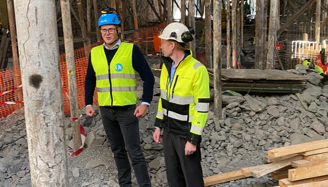 NYTT SAMARBEID: Norsk Gjenvinning og Norsk Stål skal utvikle og etablere en industriell verdikjede for ombruk av konstruktivt stål. Are Strøm, divisjonsdirektør i Norsk Gjenvinning og Helge Runer, administrerende direktør i Norsk Stål. Foto: Bim Cornelia Kase NYTT SAMARBEID: Norsk Gjenvinning og Norsk Stål skal utvikle og etablere en industriell verdikjede for ombruk av konstruktivt stål. Are Strøm, divisjonsdirektør i Norsk Gjenvinning og Helge Runer, administrerende direktør i Norsk Stål. Foto: Bim Cornelia Kase