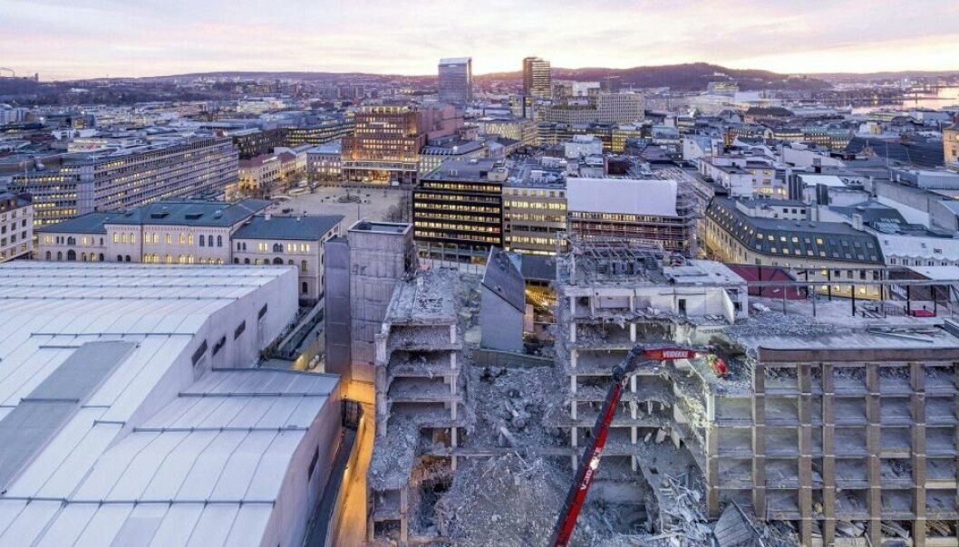 OMBRUK: Sirkulær Ressurssentral blir landets største lager og handleplass for materialer som skal brukes om igjen. Foto: Hans Fredrik Asbjørnsen. OMBRUK: Sirkulær Ressurssentral blir landets største lager og handleplass for materialer som skal brukes om igjen. Foto: Hans Fredrik Asbjørnsen.
