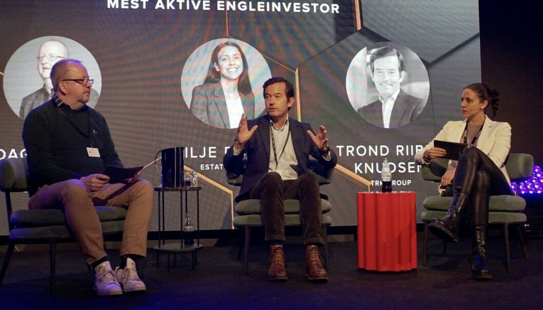 PÅ SCENEN: Trond Riiber Knudsen stilte opp i podcastinnspilling på scenen under Estates konferanse Eiendom & Teknologi. PÅ SCENEN: Trond Riiber Knudsen stilte opp i podcastinnspilling på scenen under Estates konferanse Eiendom & Teknologi.
