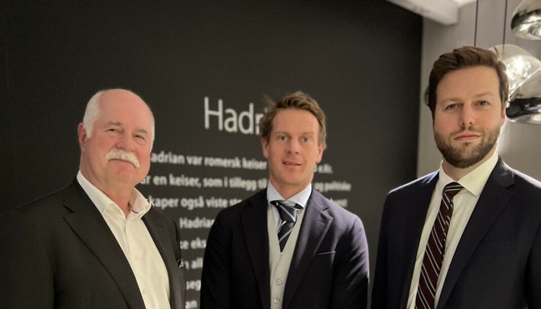 ENDRINGER: Årstein Holte (tv) overlater sjefsstolen til Atle Standnes. Eivind Svoen Ellingsen (th) ansettes som ny rådgiver. ENDRINGER: Årstein Holte (tv) overlater sjefsstolen til Atle Standnes. Eivind Svoen Ellingsen (th) ansettes som ny rådgiver.