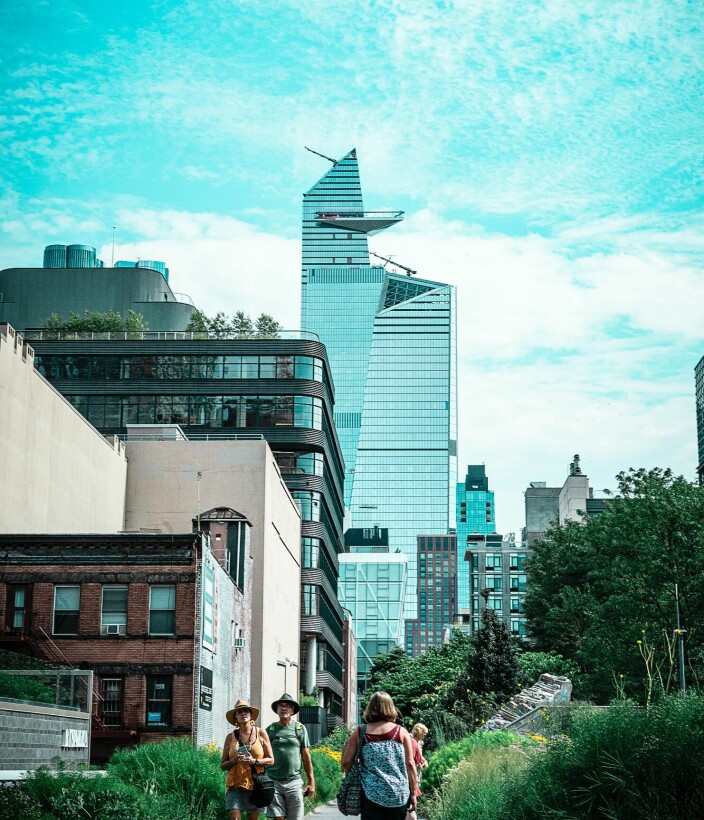 HISTORIE: For Rossow er The High Line Park i New York blant et av verdens vakreste byggverk, ettersom det har så mye mer med seg. Både hvordan parken bygger på historie, transformasjon inkludering, og mangfoldiggjøring. Foto: Alex Simpson/Unsplash