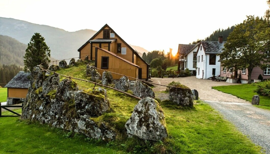 GAMMELT: På Åmot har det vært gårdsdrift siden 1850. GAMMELT: På Åmot har det vært gårdsdrift siden 1850.